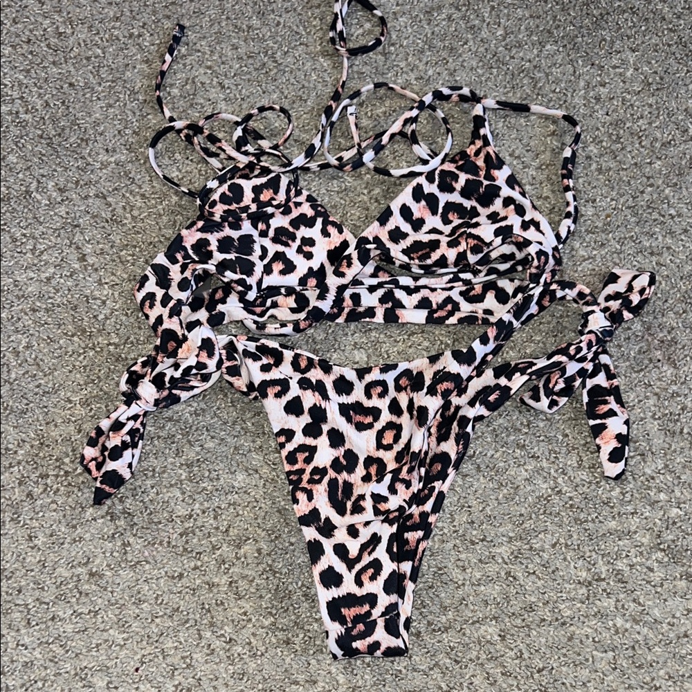 SHEIN Leopard Print Bikini - Black and Pink